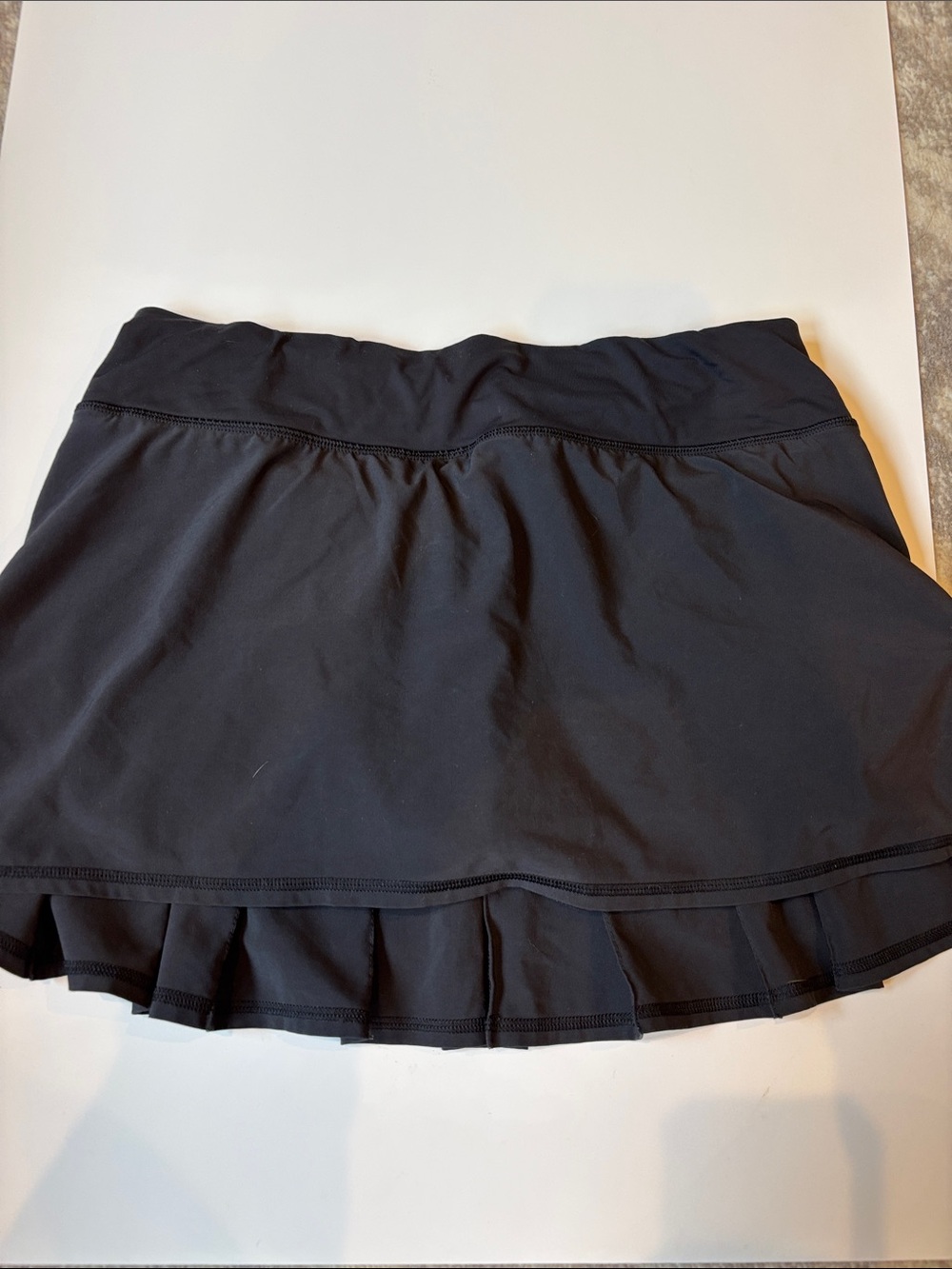 Lululemon Woman's Black Active Wear back tiered ruffle Skirt Sz 6